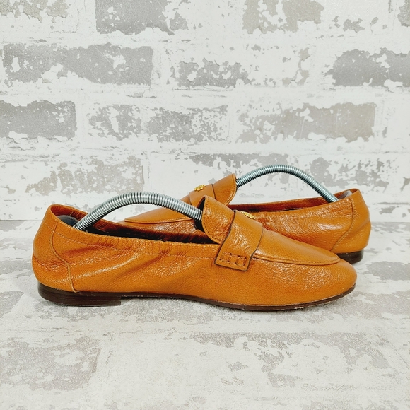 Tory Burch Classic Brown Leather Slip On Loafer B575 - Picture 2 of 10